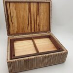 Sieradendoos, gemaakt van verlijmde multiplex,bamboo, en eikenhout